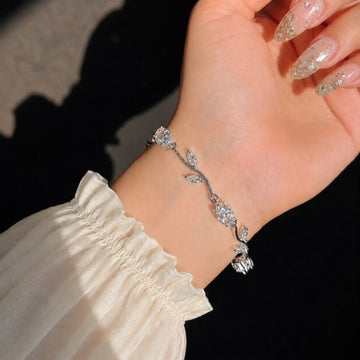 Tulip Bracelet, White
